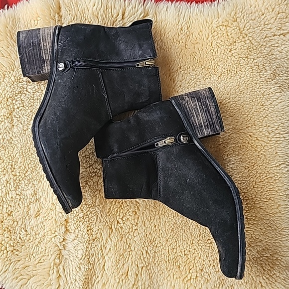 Galibelle Ankle Boots - Picture 3 of 5